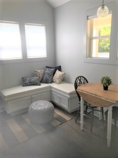 Building Photo - 606 Ray Ave