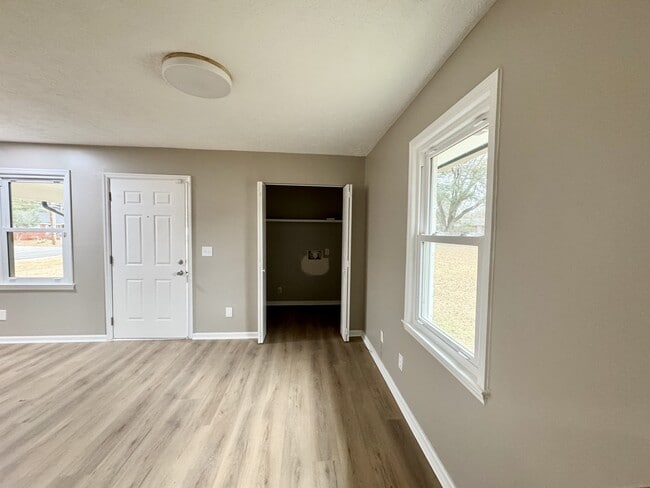 Building Photo - 1629 9th Ave