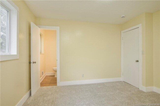 Building Photo - 3 bedroom 1.5 bath house for rent