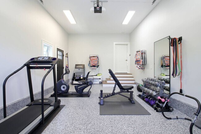 Building Photo - 12 S Elroy Dr