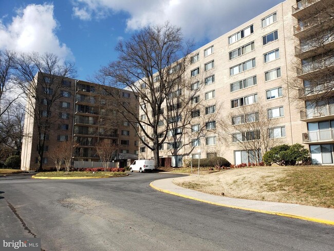Building Photo - 4410 Oglethorpe St