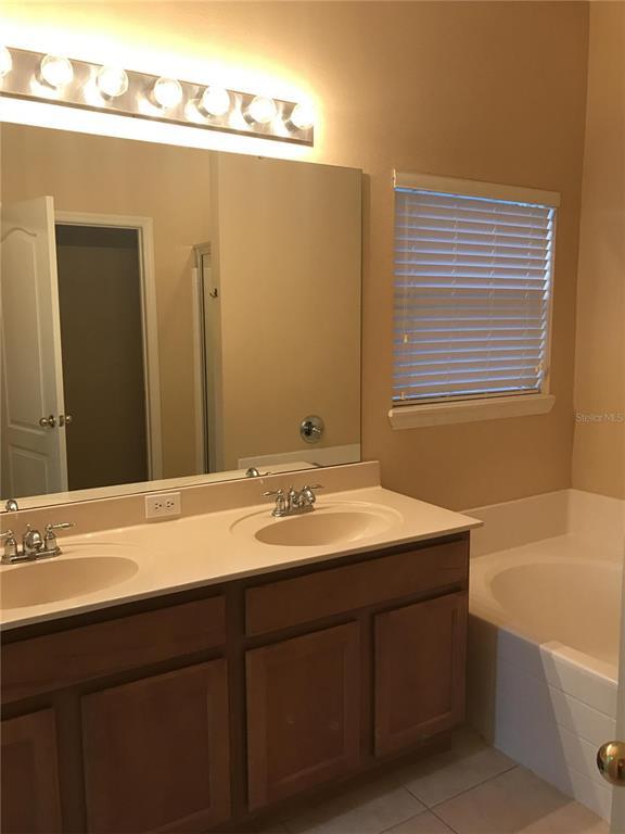 Building Photo - 3814 Siskin Dr