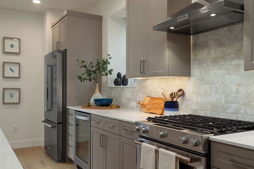 Building Photo - 9619 Thorsk St