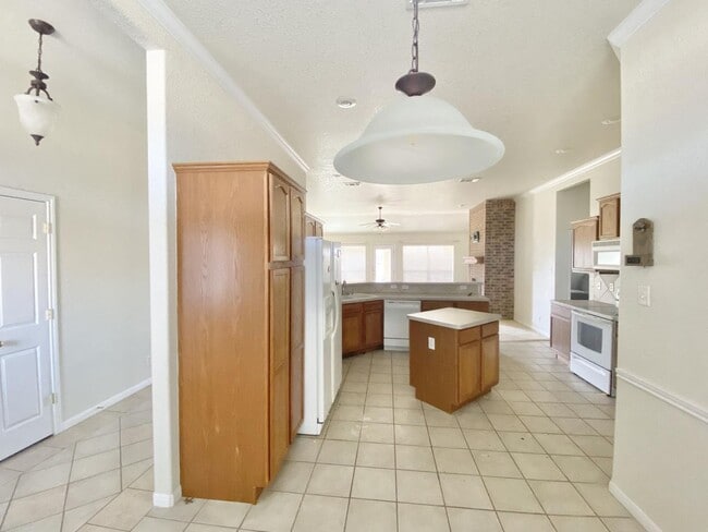 Building Photo - AVAILABLE SOON!