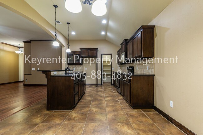 Building Photo - 2405 SW 138th St