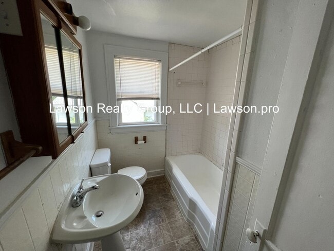 Building Photo - Fauquier 1022-1024