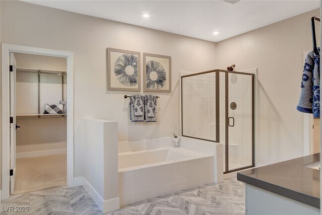 Building Photo - 3209 Vittoria Ave