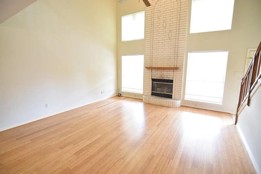 Building Photo - 4721 Stagecoach Trail