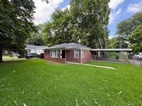Building Photo - Beautiful 4 bedroom/1 bath with Central Air & Heat on Corner Lot