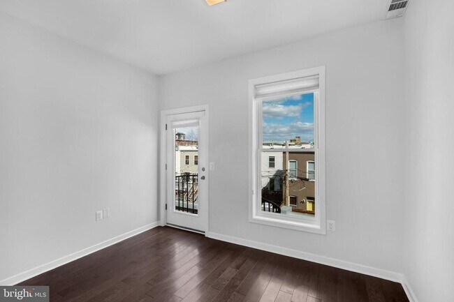 Building Photo - 15 N St NW