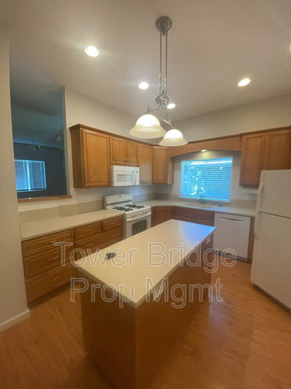 Building Photo - 1515 Knight Ct