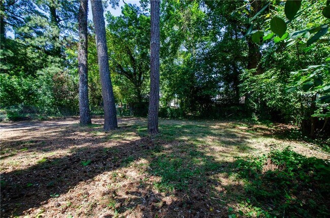 Building Photo - 4244 Lindsey Dr
