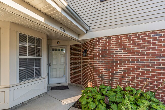 Building Photo - 1239 S Wellington Ct