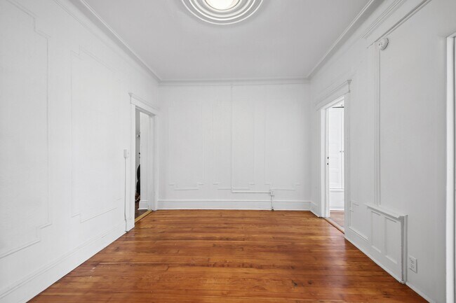 Building Photo - 122A Baldwin Ave