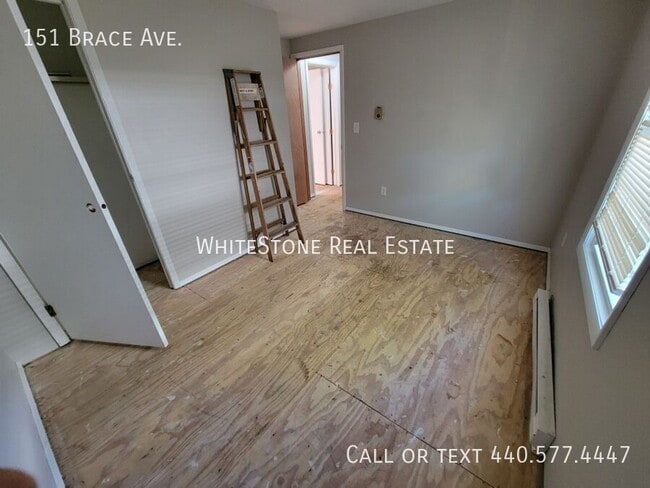 Building Photo - 151 Brace Ave