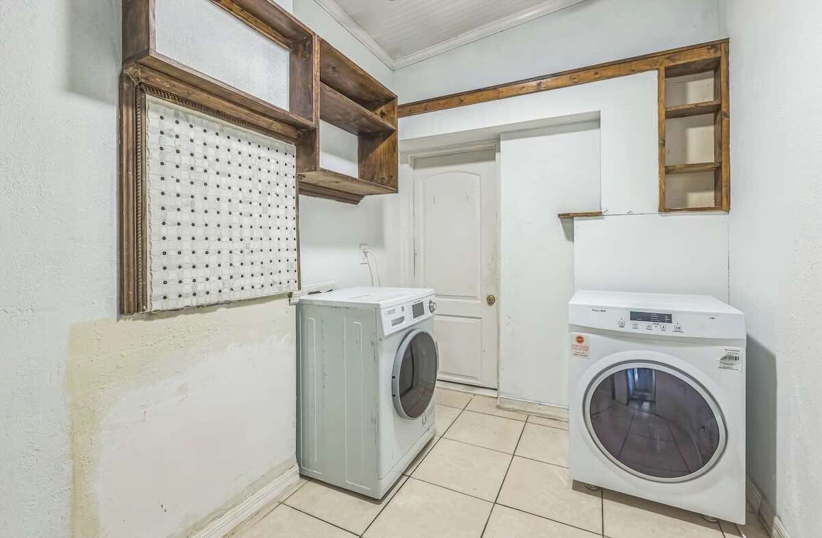 Building Photo - 911 26th St Ct E