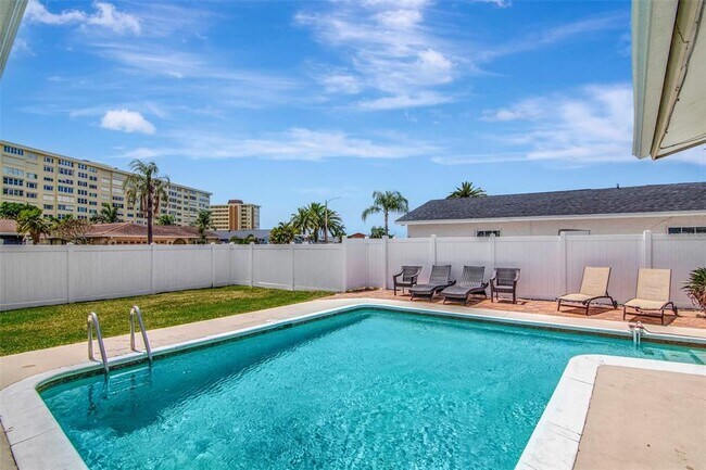 Building Photo - 4712 114th St N