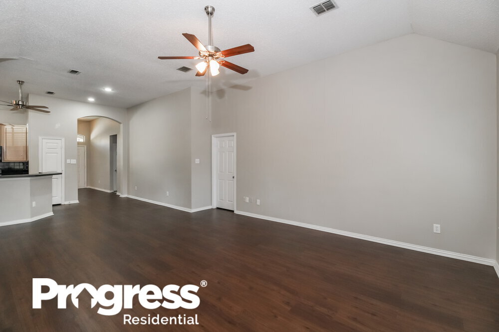 Building Photo - 828 Pinnacle Cir