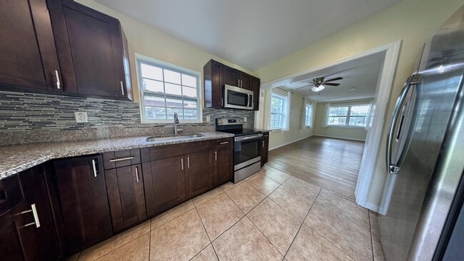 Building Photo - 4041 67th Ave N