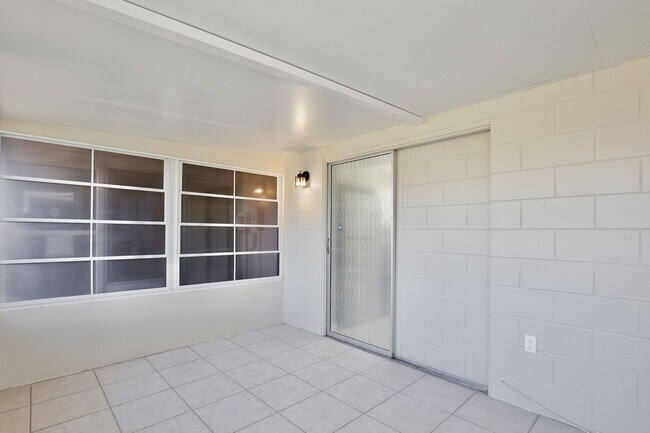 Building Photo - Beautifully Remodeled 1 bed 1 bath Villa n...