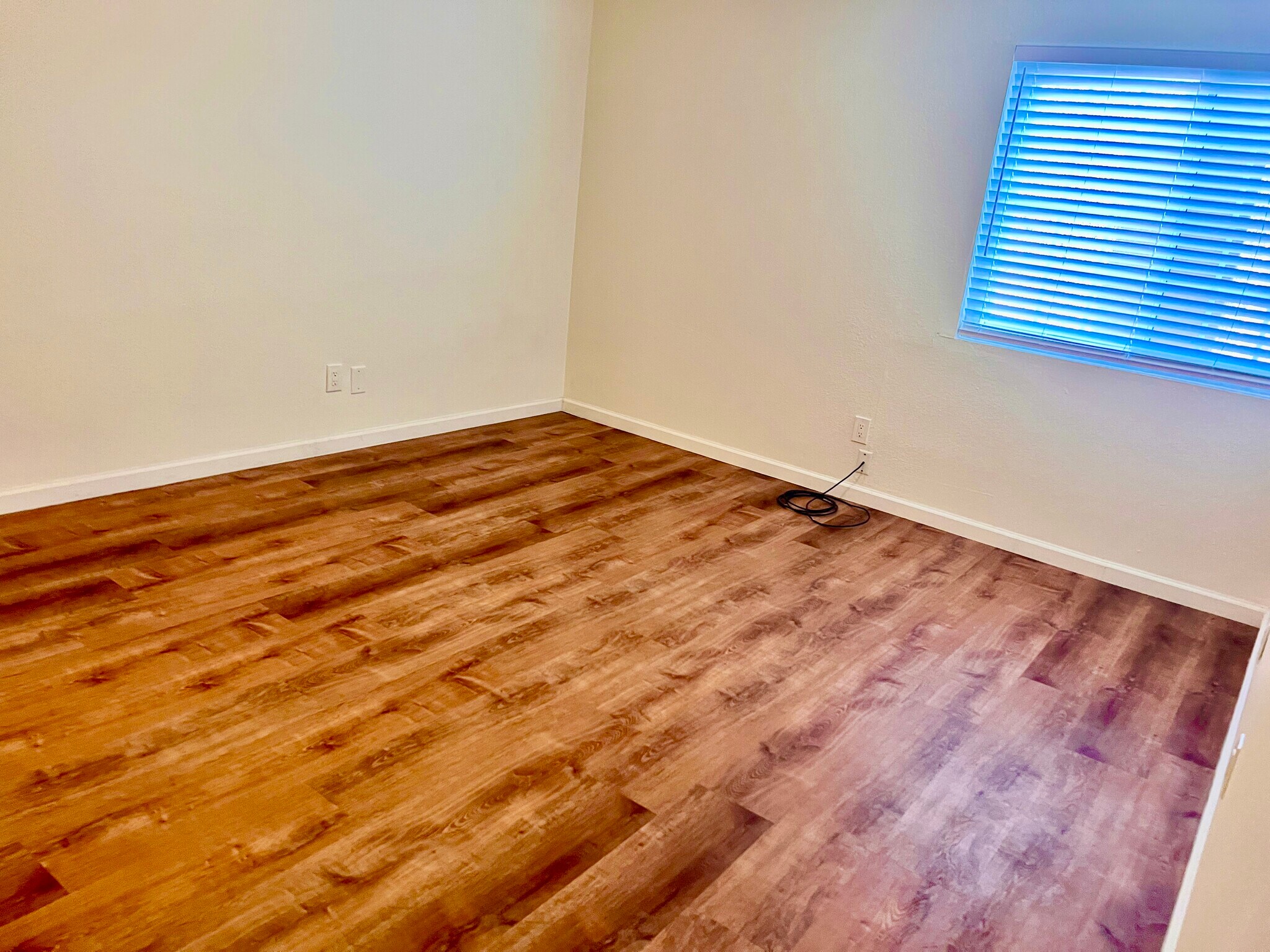 Building Photo - 5051 La Jolla Blvd
