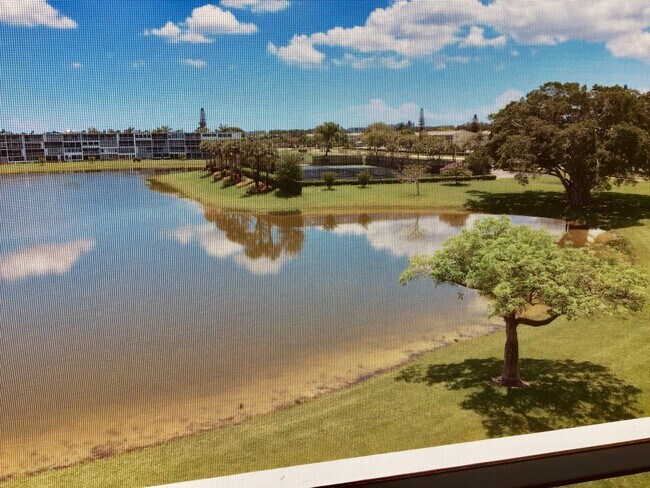 Building Photo - 4008 Cornwall A