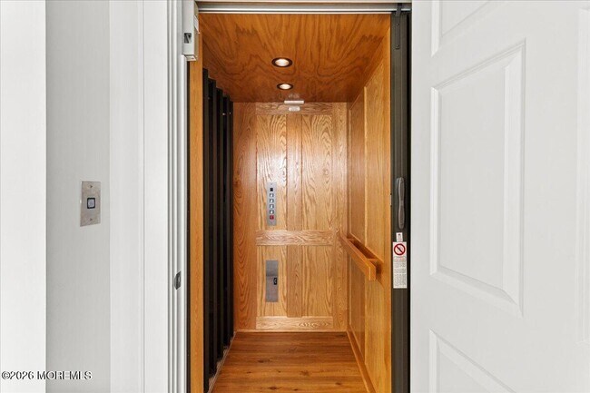 Building Photo - 1200 Bay Ave