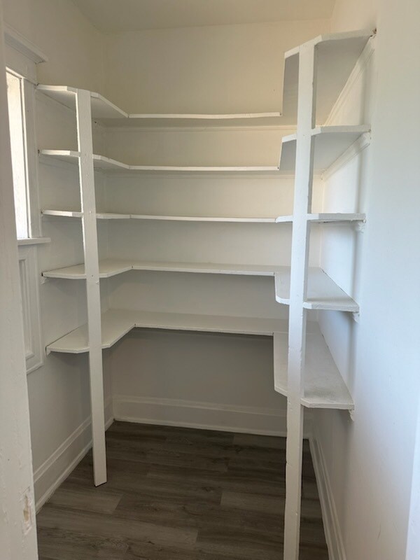 Building Photo - 4417 N Paulina St