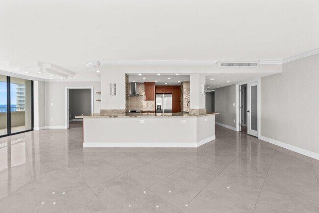 Building Photo - 5070 N Ocean Dr