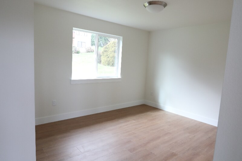 Building Photo - 12903 SE Ridgecrest Rd