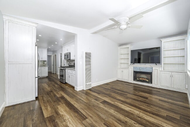 Building Photo - "Turnkey and Fully Remodeled Beachside Retreat with Cozy Fireplace & Modern Amenities in Newport ...