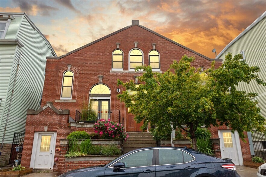 Primary Photo - 340 Saratoga St