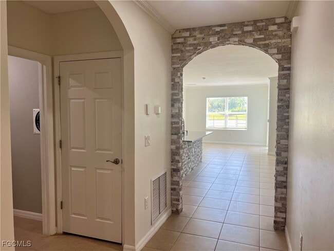 Building Photo - 10293 Silver Pond Lane