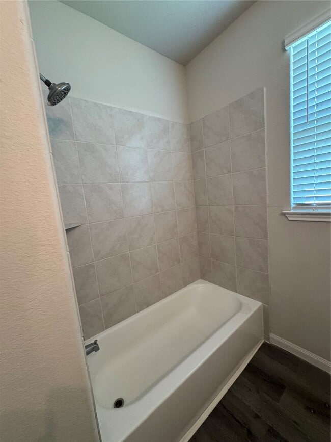 Building Photo - 305 Black Bear Dr