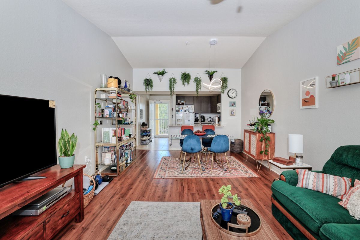 Building Photo - 8294 Key Royal Cir