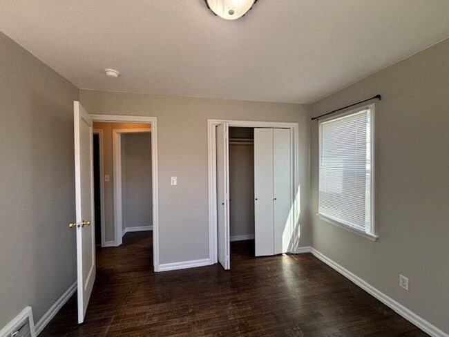 Building Photo - 2 Bed 2 Bath Home