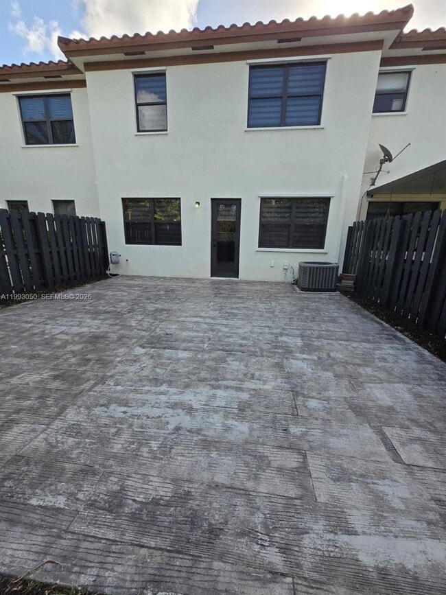 Building Photo - 4268 SW 166th Ct