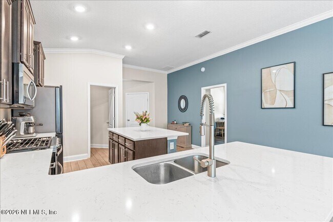 Building Photo - 162 Creekmore Dr