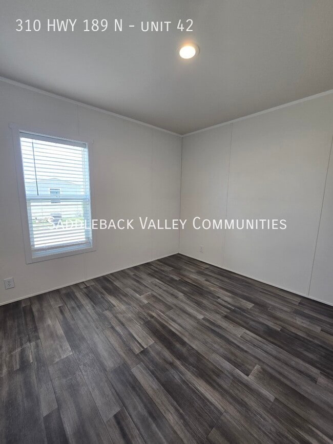 Building Photo - 310 HWY 189