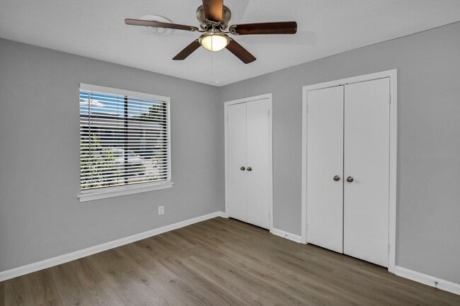Building Photo - Walkable Downtown Lexington Living in Shadow Moss | Ground-Floor 2BR Retreat - Water sewer & tras...