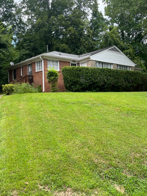 Building Photo - 5125 Valley Stream Rd