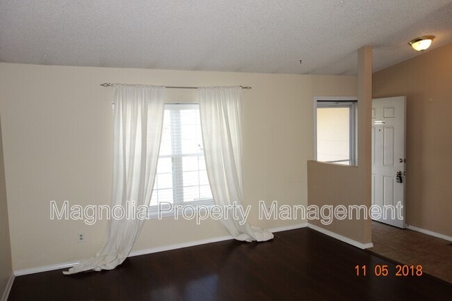 Building Photo - 5910 Bourke Dr