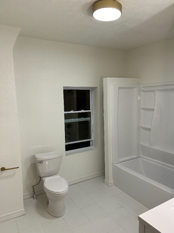 Building Photo - 309 Maple St