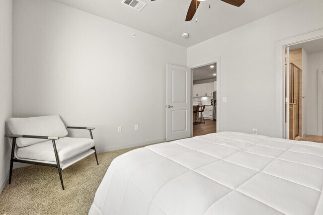 Building Photo - 5820 1/2 Cameron Road-SI FL3-ID1303393P