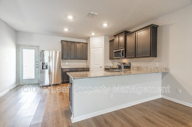 Building Photo - 9143 Bennett Frst