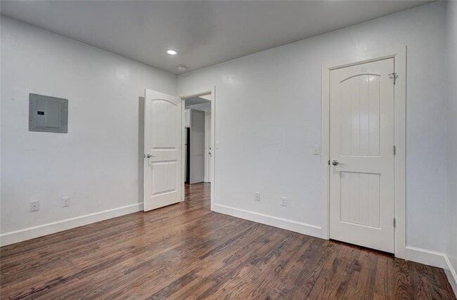 Building Photo - 900 NW 13th St