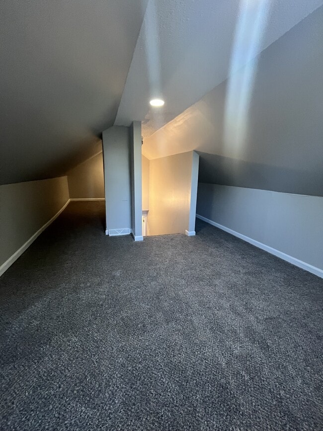 Building Photo - 1014 Prickett Ave