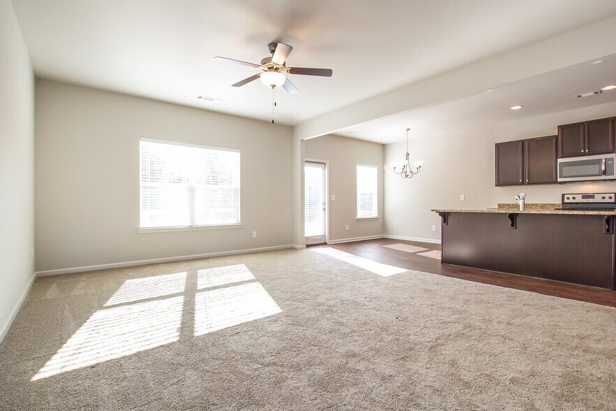 Building Photo - 62 Fern Walk