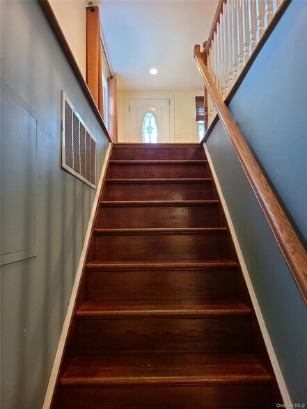 Building Photo - 55 S Hill Rd