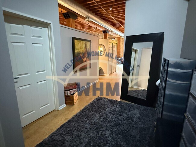 Building Photo - 141 N Water St